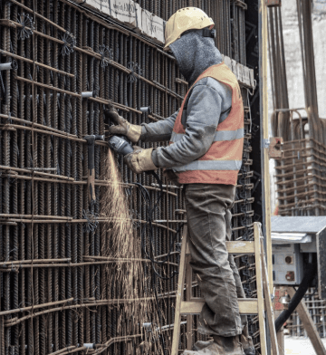 עובד קבוצת אשטרום Ashtrom Group Employee